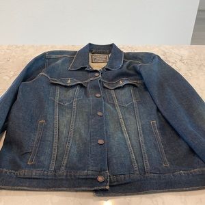 Levi Gold Jean jacket, Size Large, 99% cotton